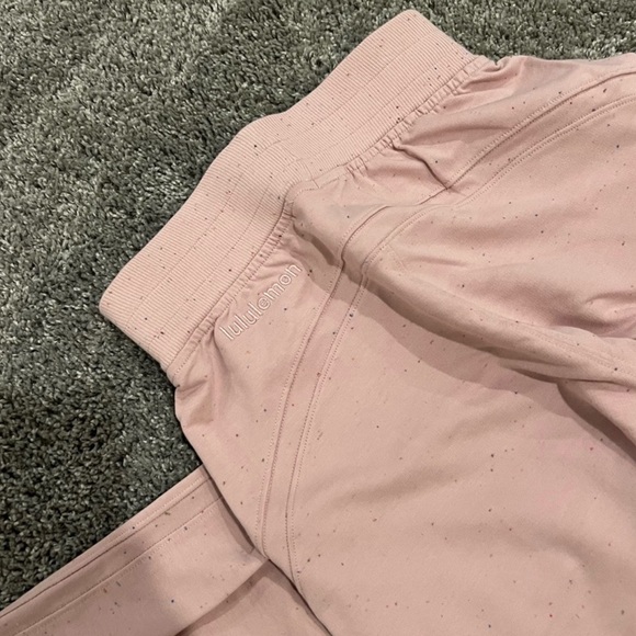 Lululemon Pink polka dot joggers - Picture 7 of 7